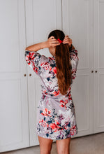 Load image into Gallery viewer, Sunday Gowns